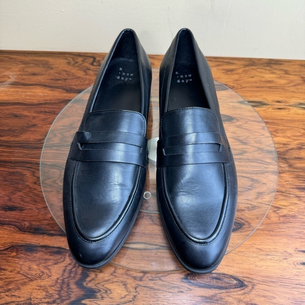 A New Day Women's Clover Faux Leather Pointed Toe Black Loafers